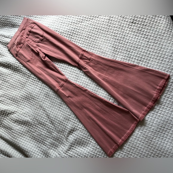 Pink bell bottom pants - Picture 3 of 4